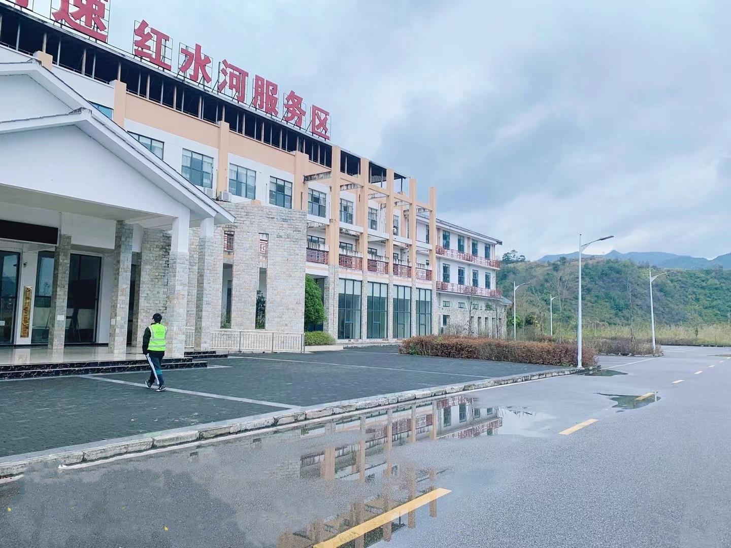 贵州省银百高速公路红水河服务区